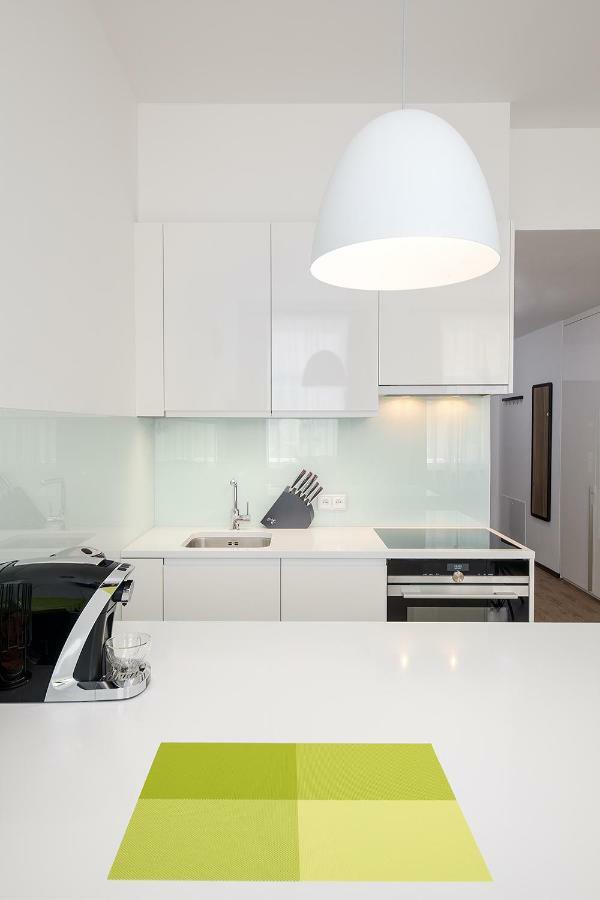 Apartment Near City Centre With Parking Place Prag Exteriör bild