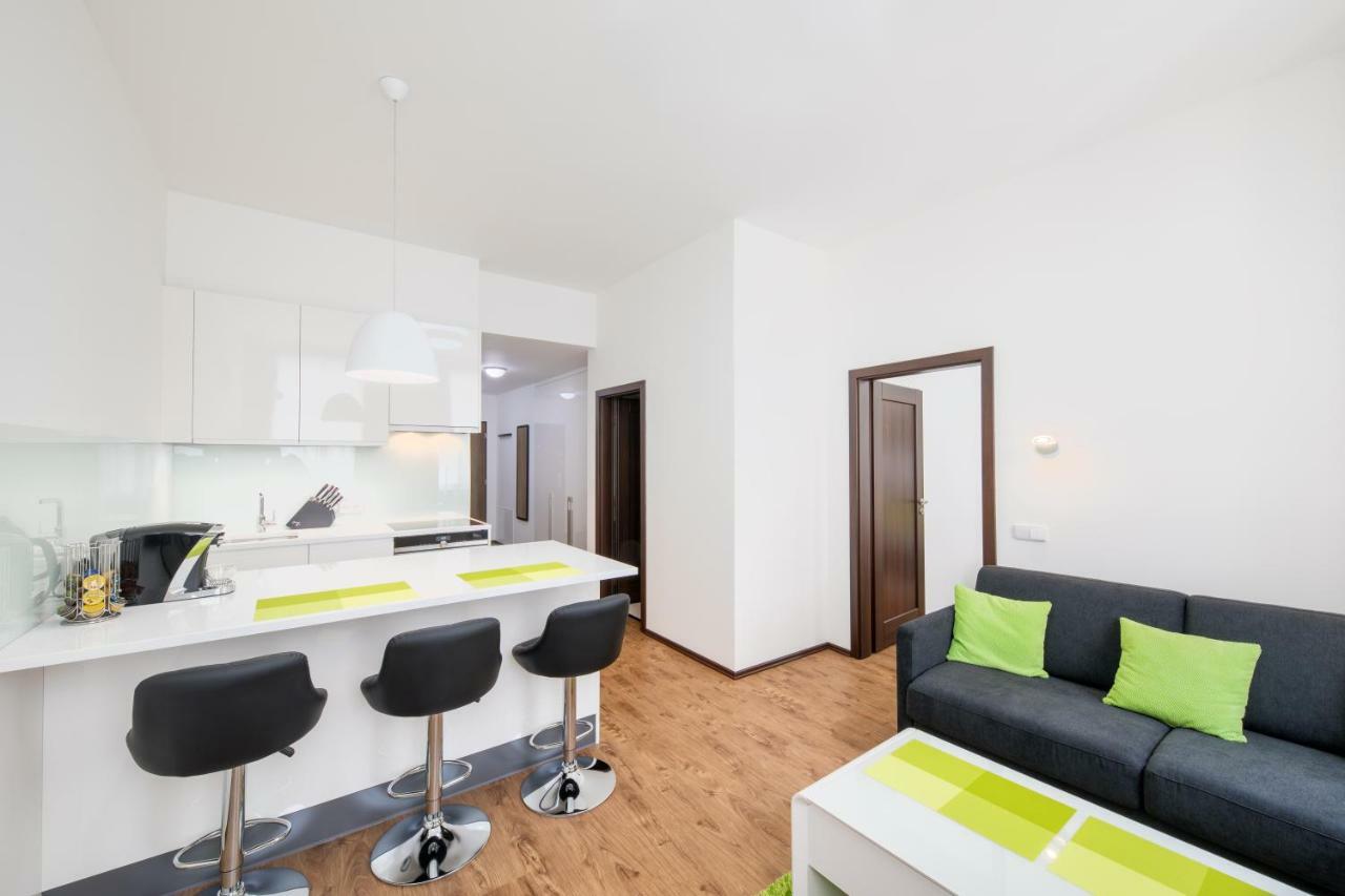 Apartment Near City Centre With Parking Place Prag Exteriör bild