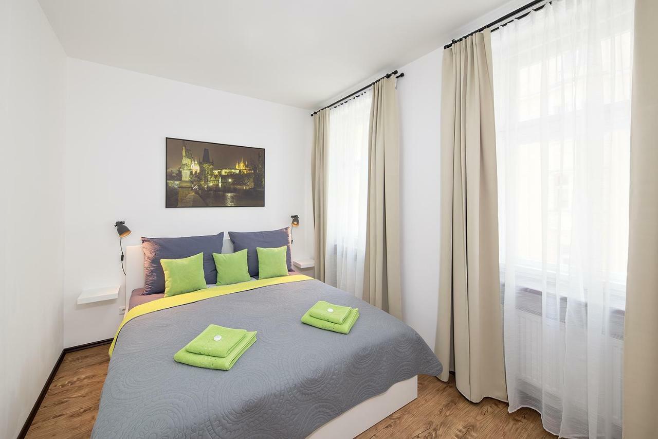 Apartment Near City Centre With Parking Place Prag Exteriör bild